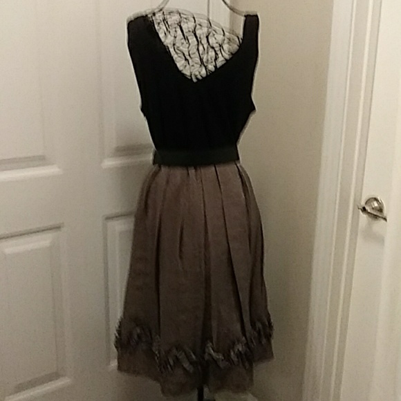 R&M Richards Dress - Picture 2 of 5